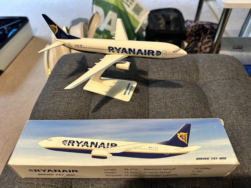 Ryanair boeing 737 800 - ryanair,