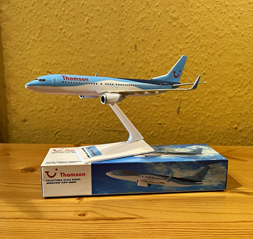 Thomson boeing 737 - thomson, 737-800