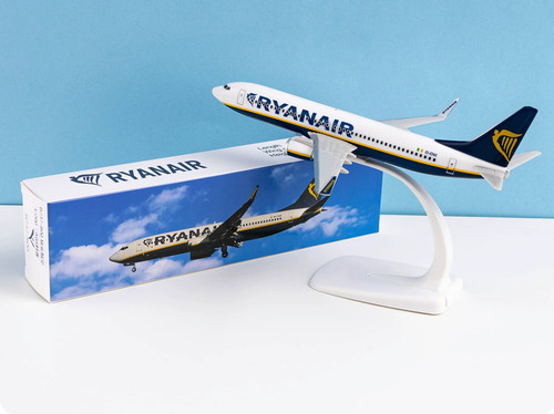 Ryanair 737 800 enx plastic - ryanair, ei-enx