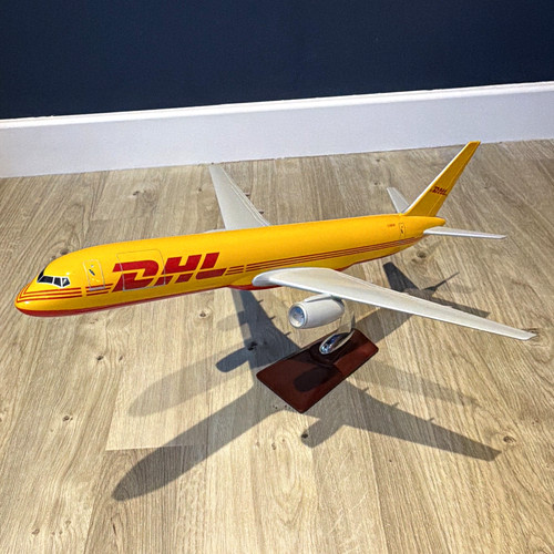 100 scale dhl boeing 757 - dhl,