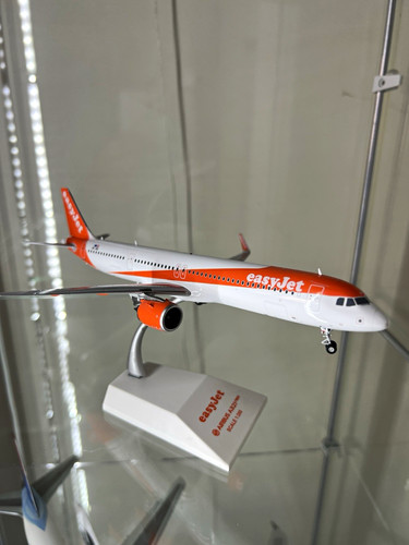 Easyjet airbus a321neo - easyjet,